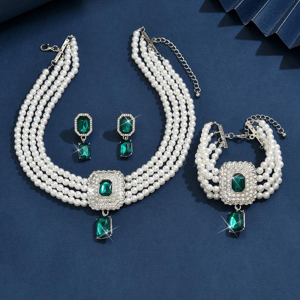 Temperament Leichter Luxus Quadratische Voll Diamant Wassertropfen Halskette Mehrschichtige Anti-Perlen Halskette Ohrringe Armband Dreiteiliges Set