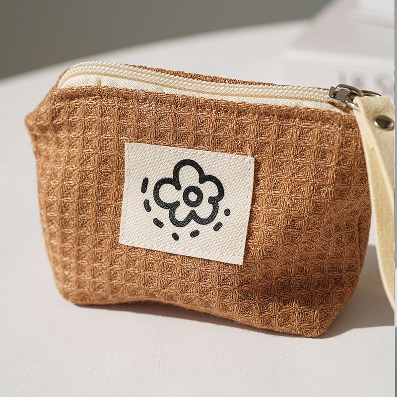 

Cute and Minimalist Waffle Style Zero Wallet with Red Envelope for Ladies, New Compact and Portable Bag коричневий