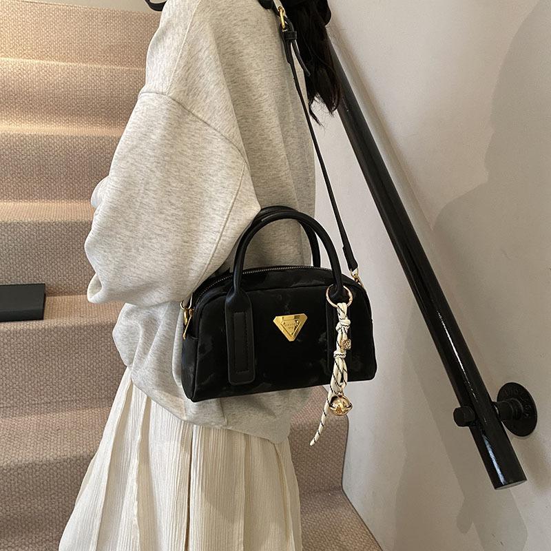 Handbag Women's New Shoulder Messenger Bag