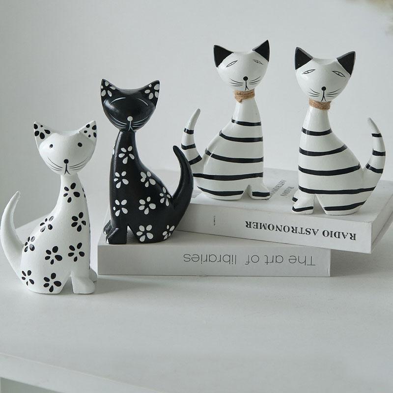 Black & White Couple Spotted Kitten Ornament, Nordic Minimalist Wooden Cat Ornament - Cute Cat, Desktop Decoration