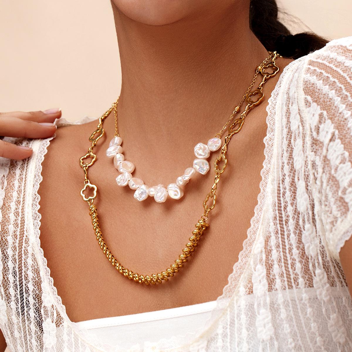 

Women s Irregular Pearl Necklace - Creative European Punk Style золотой