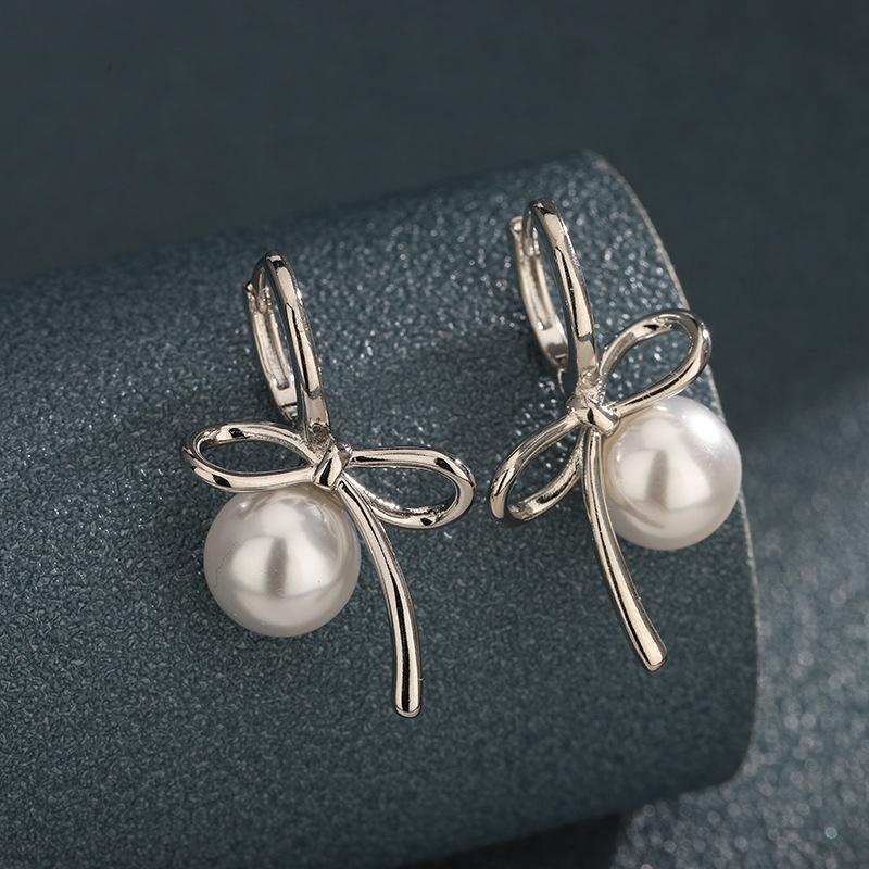 

Асимметричные серьги с бантом из искусственного жемчуга для женщин, модные серьги для свадебной вечеринки, минималистичные украшения, подарок на день Святого Валентина серебряный