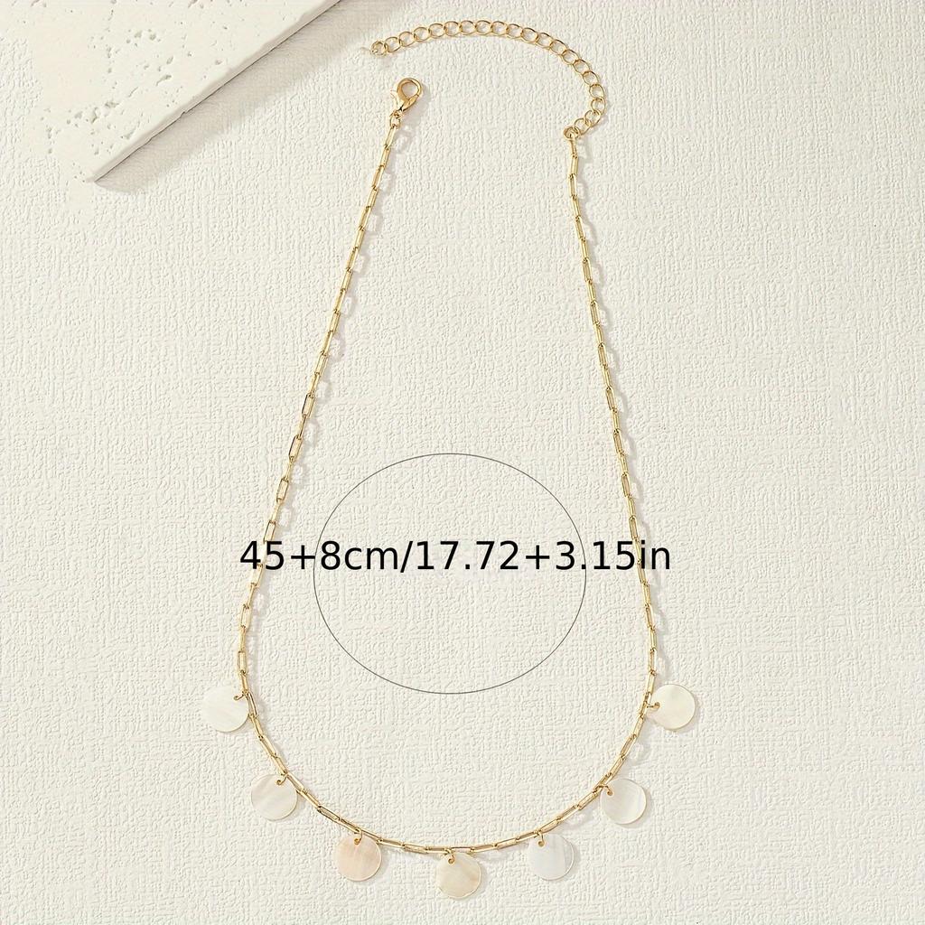A fashionable golden yellow neck chain, silver gray disc pendant, women's student temperament fashion necklace.