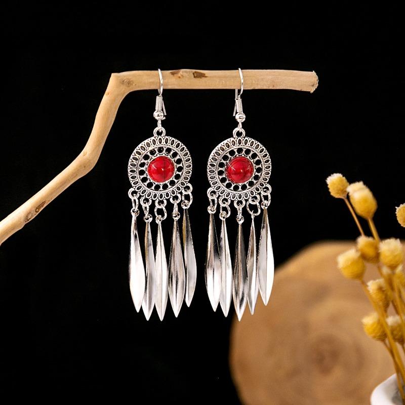 Bohemian fringed turquoise earrings, retro few earrings, personalized temperament earrings.