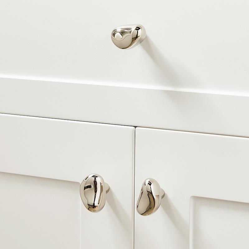 Kitchen Cupboard Handle Middle Ancient Pebble Style Creative Brass Cabinet Pull for Wardrobe Drawer Home Furniture Upgrade