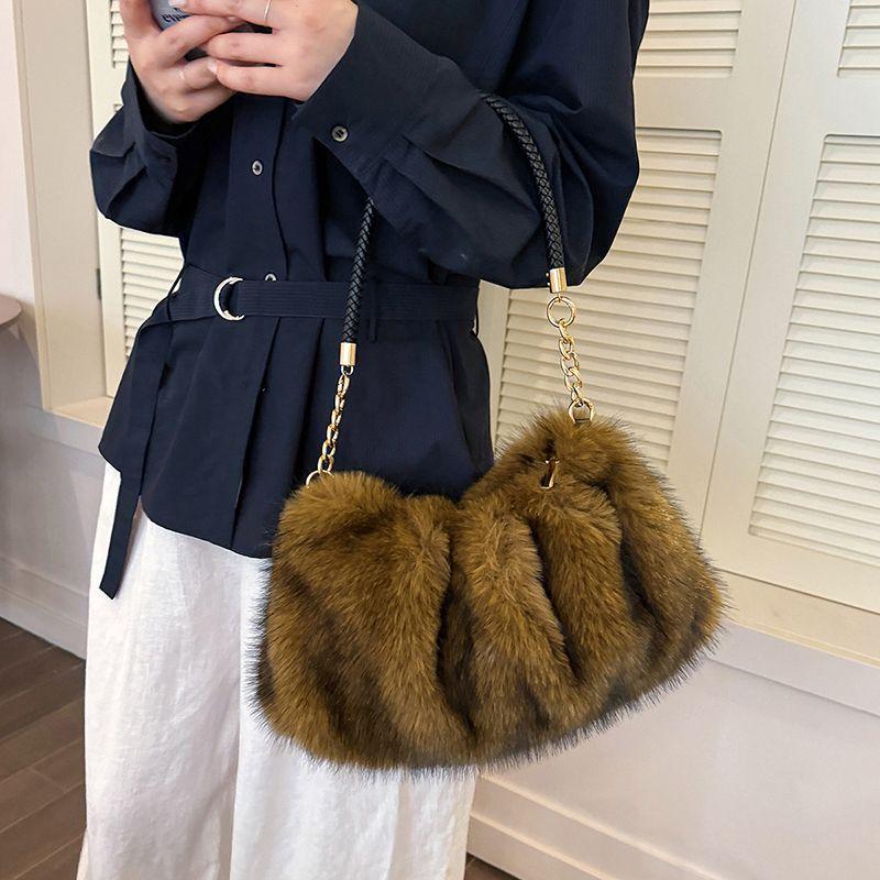 Premium Plush Tote Bag for Women - New Autumn Collection Chain Shoulder Bag Large Capacity Furry Tote