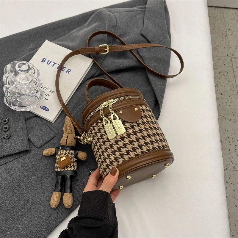 Bucket Bag Plaid Woolen Handbag Fashion Designer Small Handbag Female Mini Crossbody Bag Round Cylinder One Shoulder Bag