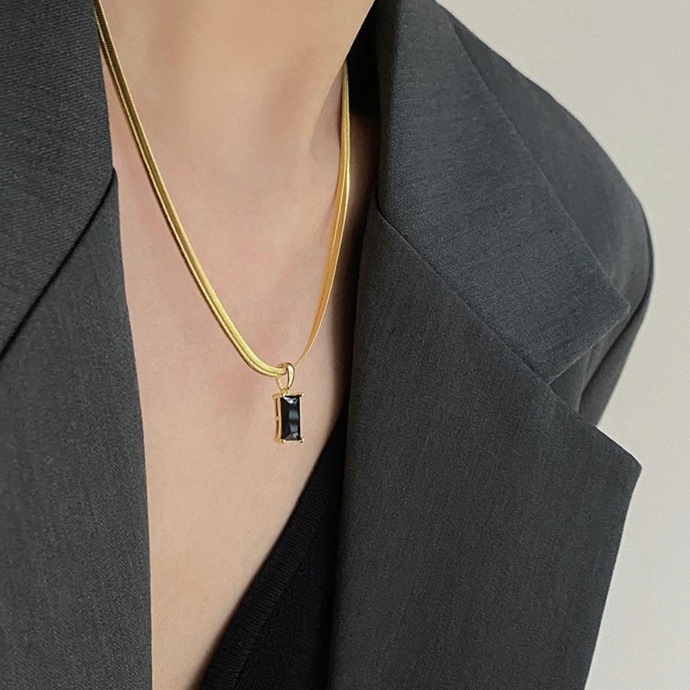 Barevný čtvercový zirkonový přívěsek náhrdelník z nerezové oceli klíční řetízek ženský nádherný náhrdelník