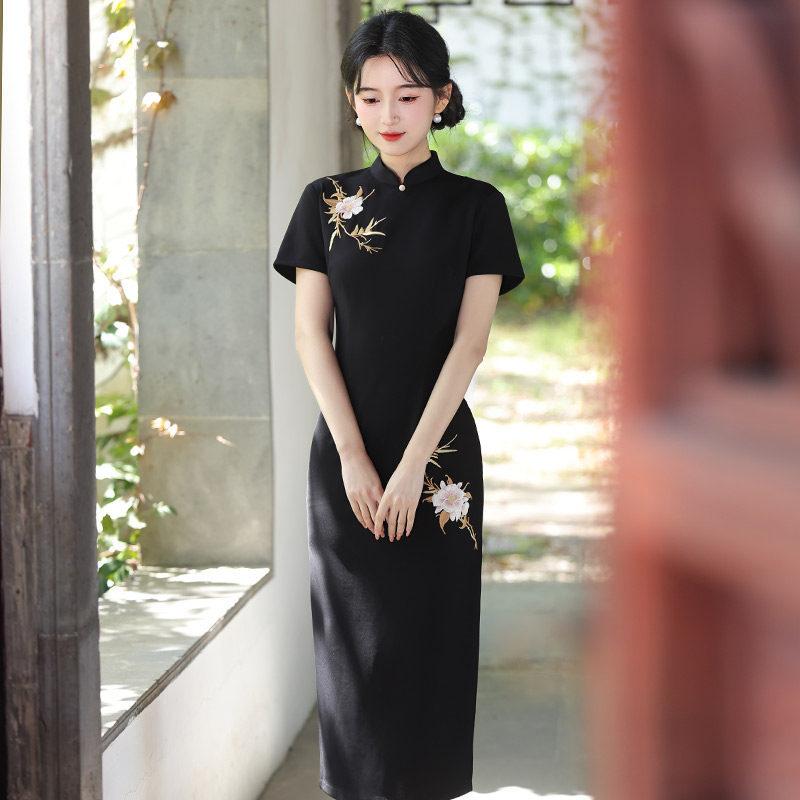 Embroidery black is sent to test the national style new Chinese style Suzhou long cheongsam improved young 1011 new women's high sense