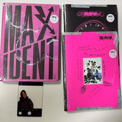 Albüm Stray Kids- MAXIDENT T-CRUSH versiyonu. ROCK STAR 2 ver. , 1 şeffaf kart ile