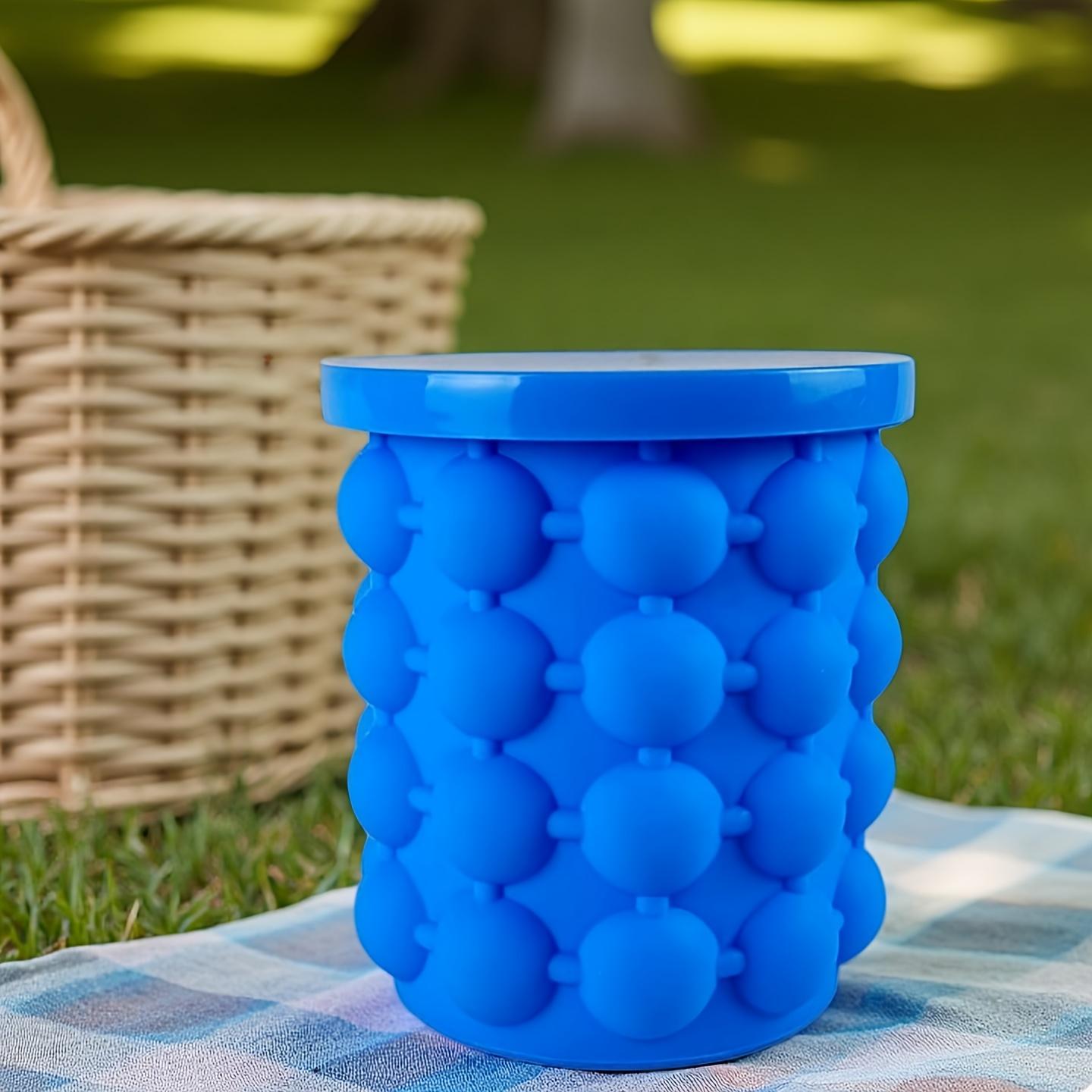 

1pc Portable Ice Bucket, Cube of Ice Mold, Large Two-In-One Ice Bucket, 3D Cube Maker, Cocktail Supplies, for Ice Bucket Containers of Any Frozen Food 1pc