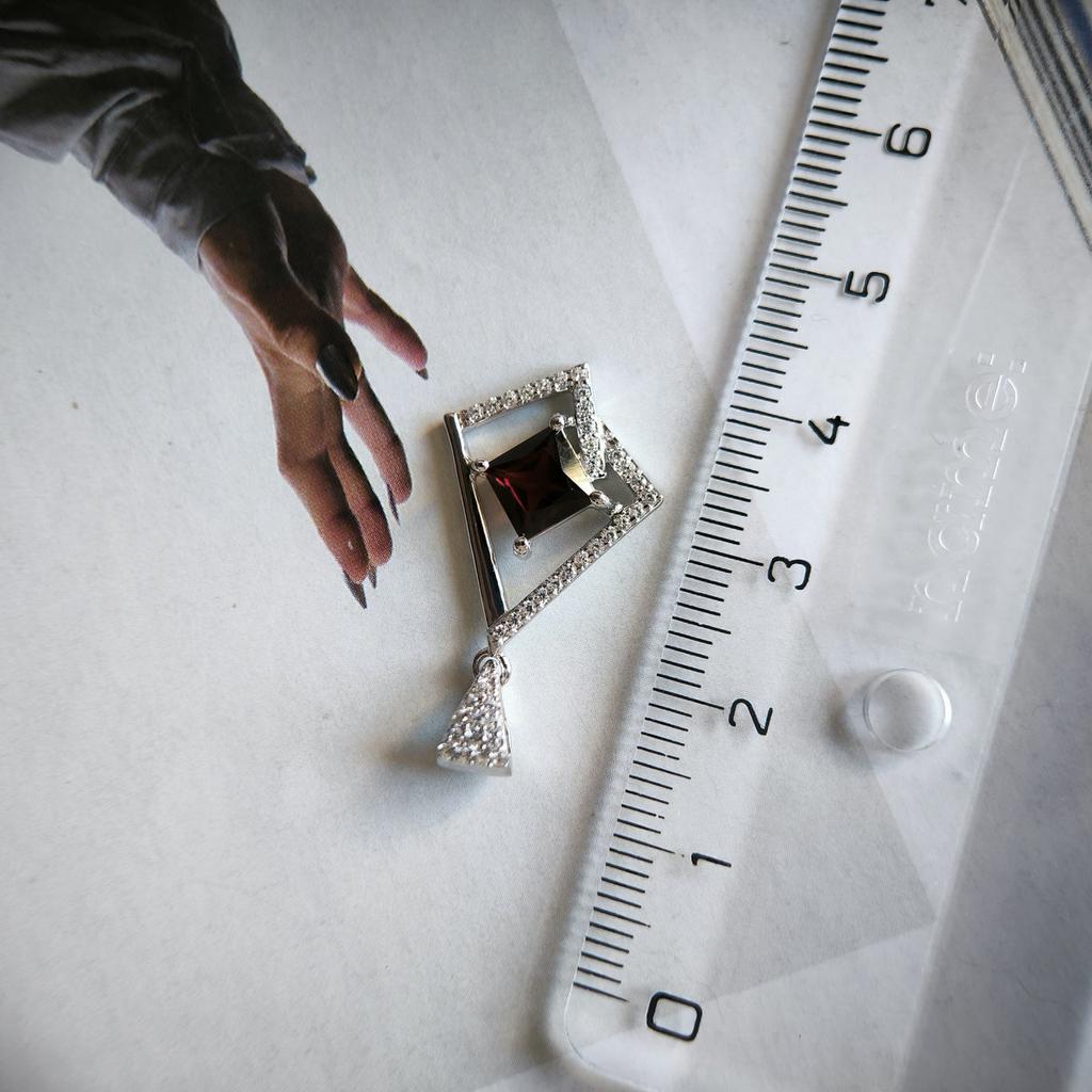 Серебряная подвеска с гранатом 1.701ct (2203995)