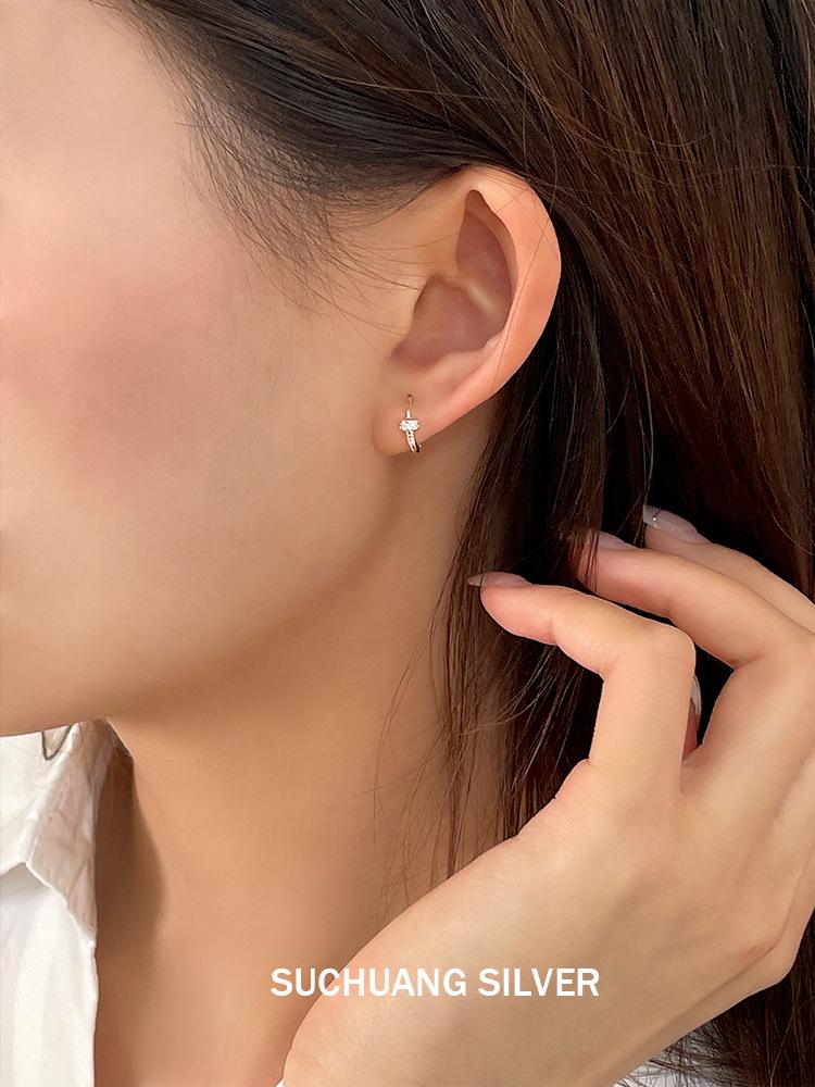 Elegant Women's S925 Sterling Silver Zirconia Earrings - High-End, Light Luxury, Fashionable Studs, Versatile Ear Jewelry