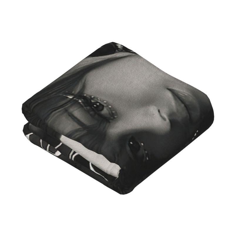 Custom Ultra-Soft Fleece German Singer Ayliva Throw Blanket Warm Flannel Blankets for Bedroom Home Couch Bedspreads