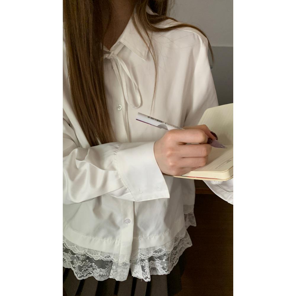 Red Hall Women's Early Autumn 2025 French-Style Lace Shirt - Unique and Beautiful