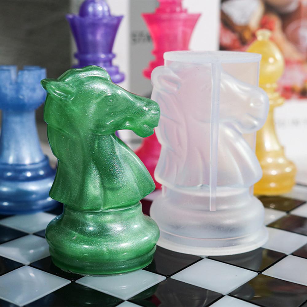 DIY Chess Piece Crystal Epoxy Resin Mold Queen King Three-Dimensional Chess Silicone Mold for Epoxy Resin Mould Crafts