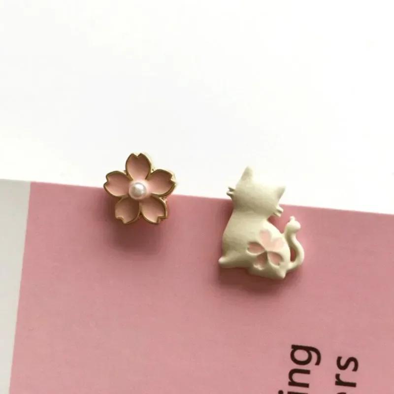 Cute Cartoon Fashion Silver Needle Playful and Cute Cat Flower Earrings Girl's Temperament Versatile Design Asymmetrical Earring