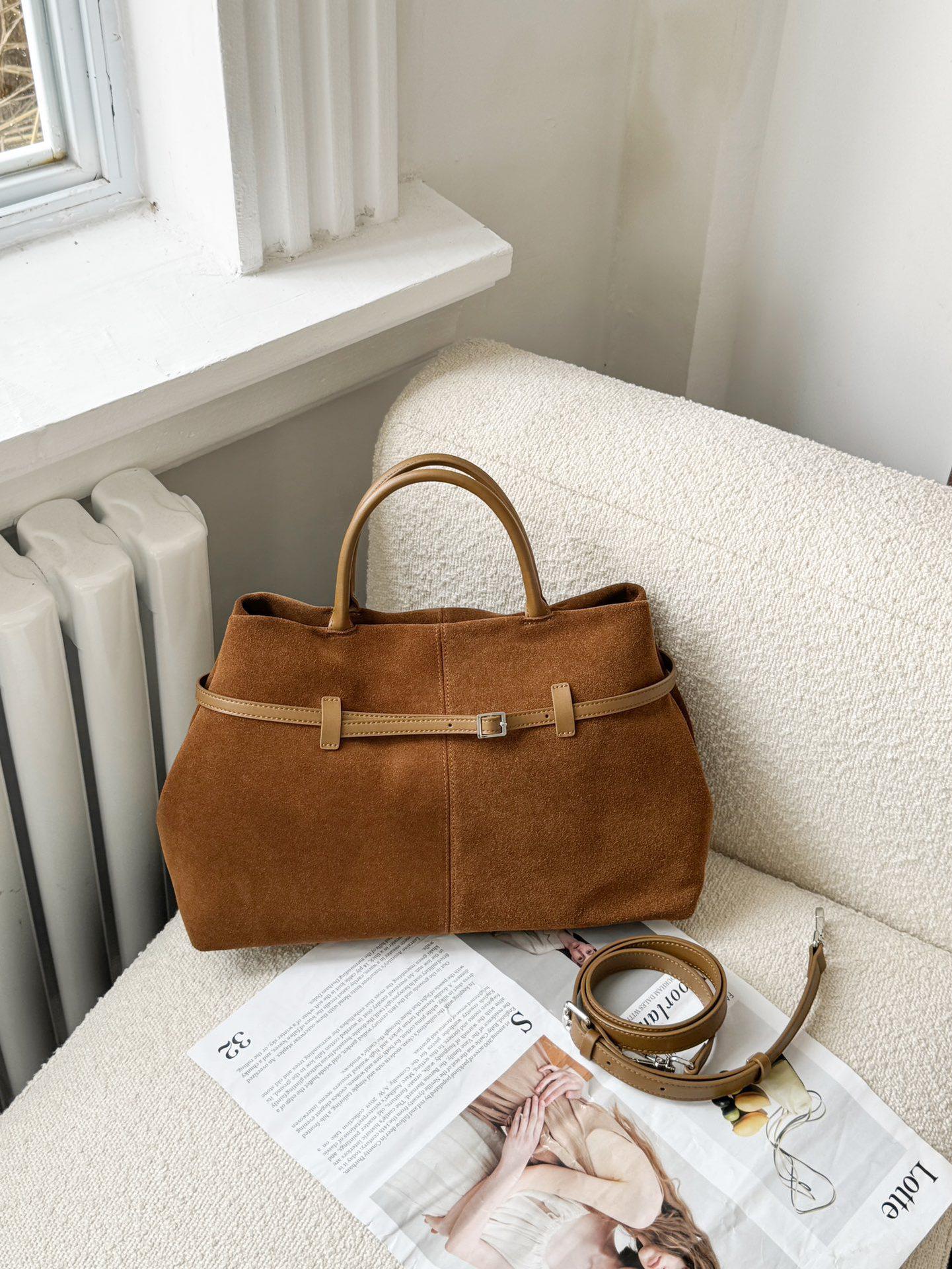 

Женская сумка-тоут из натуральной кожи и замши большой вместимости - универсальная матовая сумка в стиле ретро для ношения на руках и через плечо