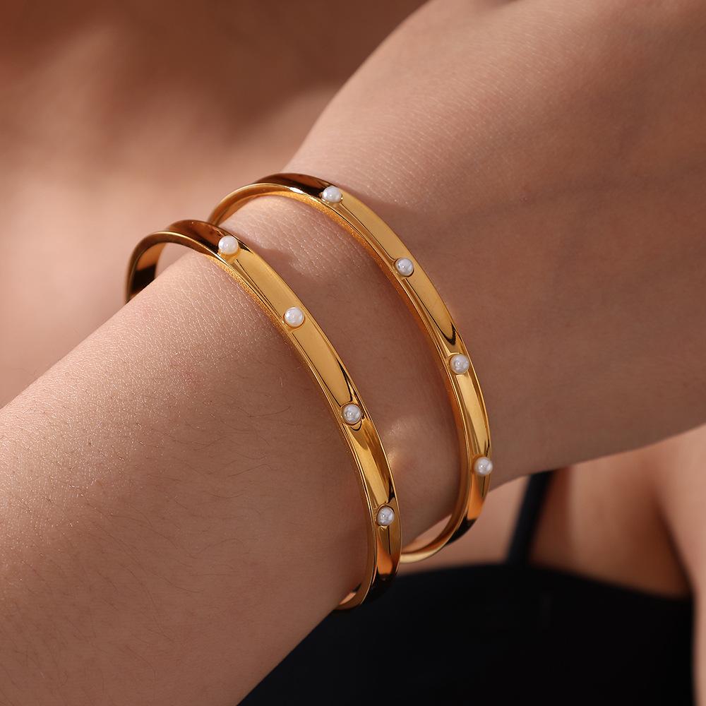 Hot-selling in Europe and the United States, full of diamonds, simple C-shaped open bracelet, non-fading open bracelet