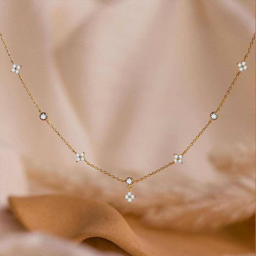 Eenvoudige Inleg Zirkonia Bloem Bedel Kettingen Voor Vrouwen Lichte Luxe Verguld Kwastje Ketting Koperen Choker Feest Bruiloft Sieraden