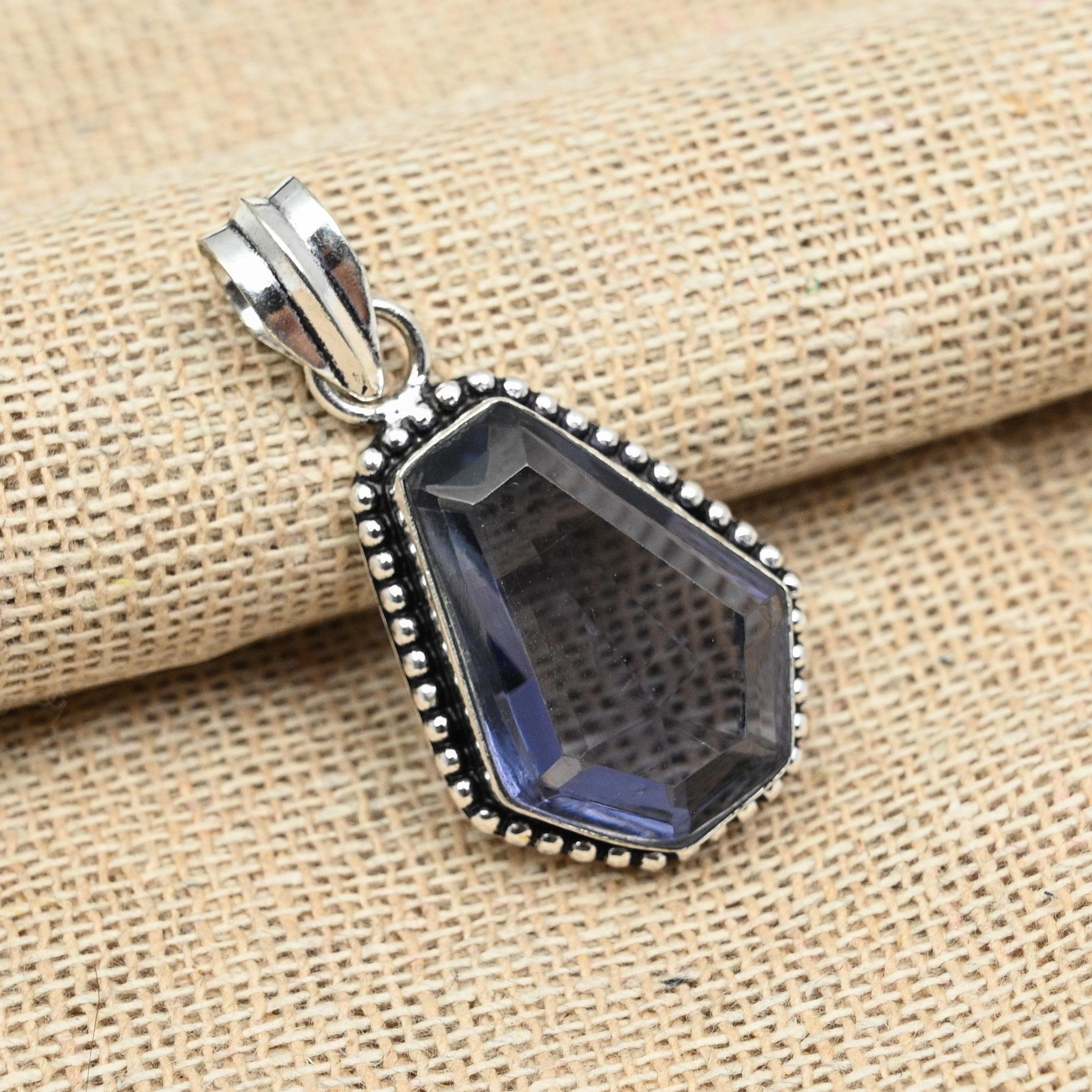 

Дизайнерский ювелирный кулон ручной работы из стерлингового серебра 925 пробы с драгоценным камнем ААА+ иолит 1.77 Inches фиолетовый