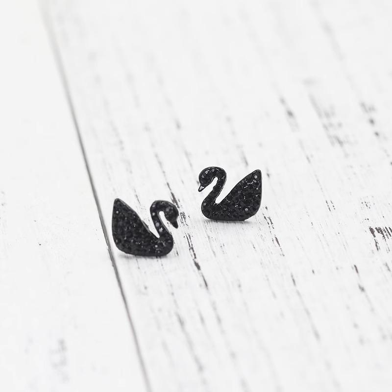 Elegant Black Swan Full Diamond S925 Silver Stud Earrings For Women