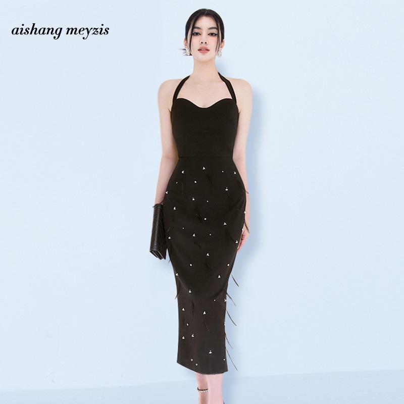 

2024 Осень Сексуальное Платье Холтер С Открытой Спиной Перьями Бисером Средней Длины Medium чёрный