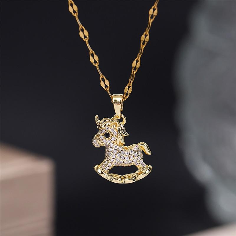 Non-Fading Luxury Maple Leaf Butterfly Clavicle Necklace
