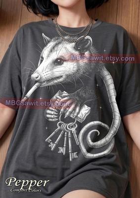 Opossum Possum raucht Zigarette Schlüsselanhänger Comfort Colors® T-Shirt, Lustiges Tier Wildtier Natur Vintage Schwarz-Weiß Kunst Bootleg Tee