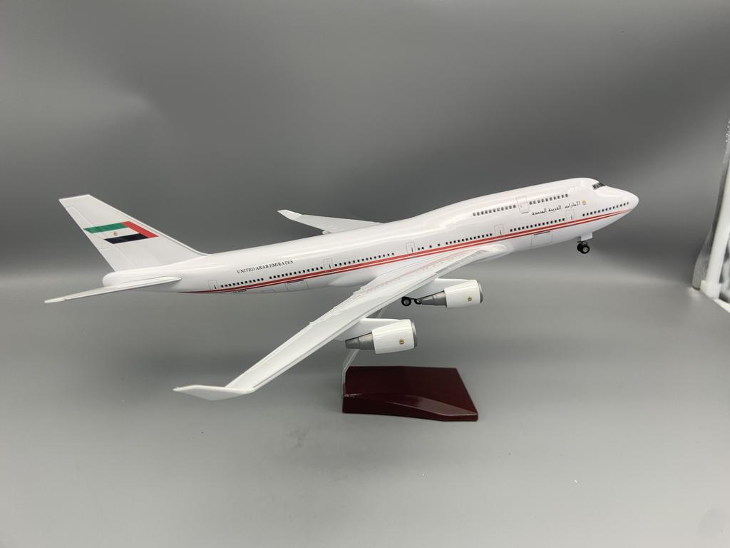 747 Model Airplane UAE Presidential Flight B747-8 Large Diecast Airplane Model Kits with Stand Display Collectible for Aviation