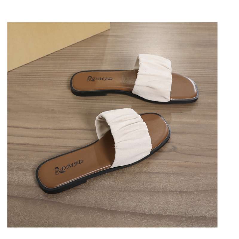 Flat Bottom One-word Small Fragrant Slippers Women's Summer 2025 New Outer Wear Super Hot Fashion High-end Cool Slippers