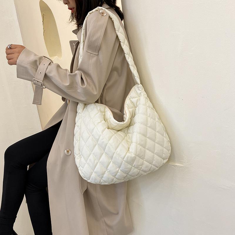 Sac à vêtements en coton grande capacité, sac bandoulière, sac de travail, nouveau sac à bandoulière automne et hiver, sac nuage personnalisé décontracté pour femme