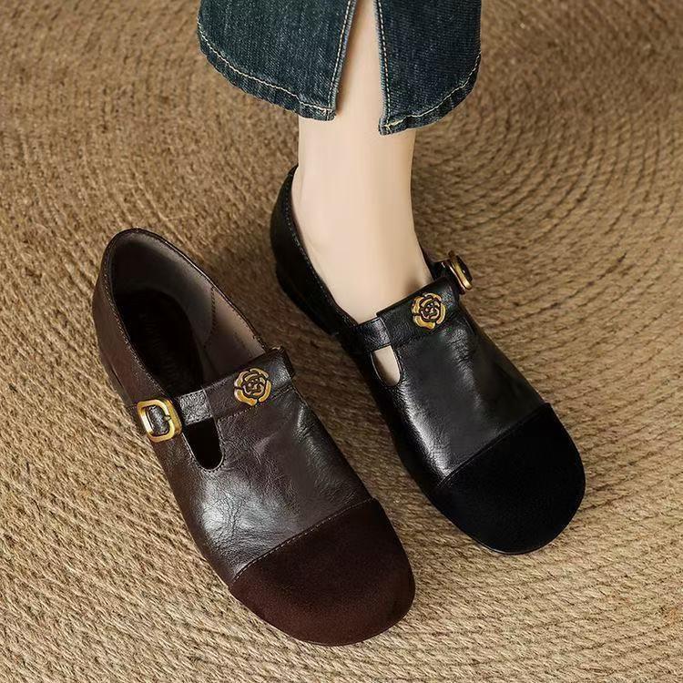 

Туфли Мэри Джейн с камелией женские 2025 осень новые ретро Т-образные на мягкой подошве кожаные универсальные туфли-дуду на одном ремешке 40 темно-коричневого