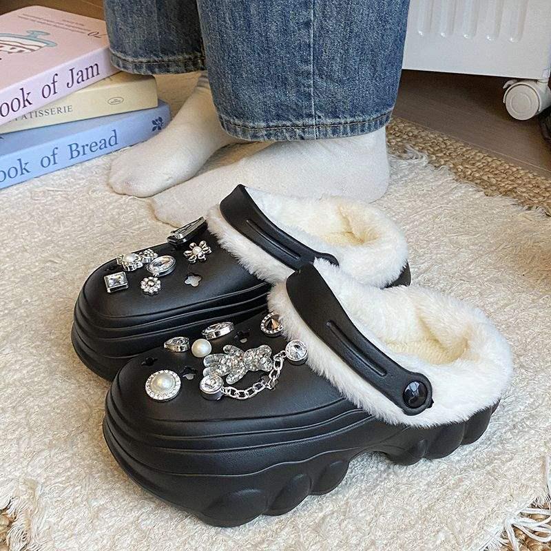 Herren- und Damen-Plüschpantoffeln für den Winter 2024: Fellige, dicksohlige, höhenverstärkende Clogs für den Außenbereich