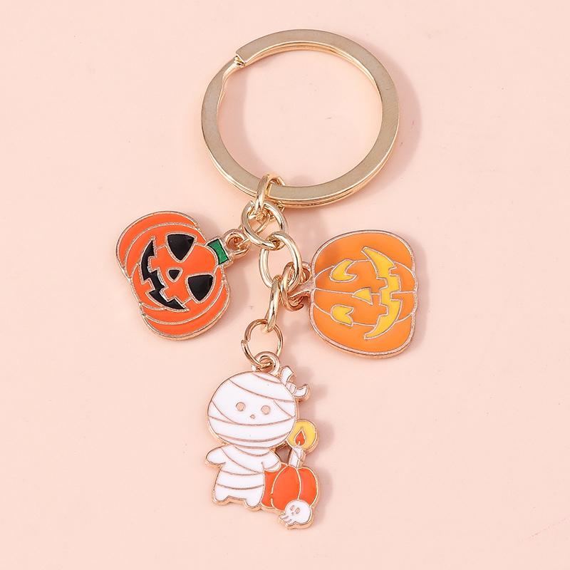 Cute Enamel Pumpkin Keychain Halloween Ghost Bat Key Ring Pendants for Handbag Decor DIY Halloween Jewelry Accessories