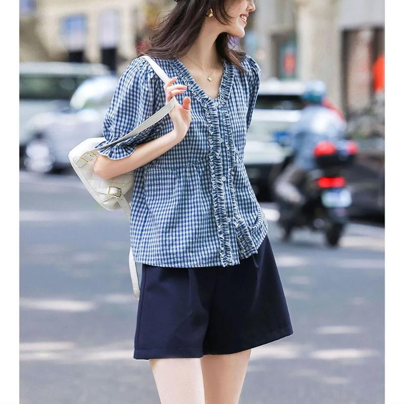 Korean Elegant All Match Plaid Sweet Short Sleeved Shirt New V-neck Bubble Sleeve Design Plaid Summer Comfortable Top
