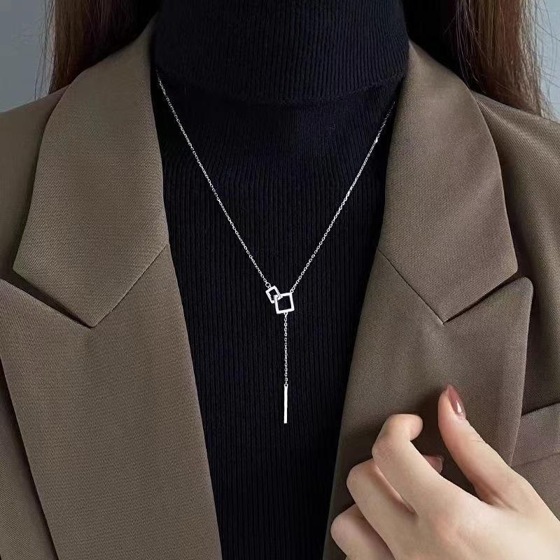 Autumn and winter sweater chain set trendy niche high-end design sense versatile necklace light luxury temperament celebrity sweater chain