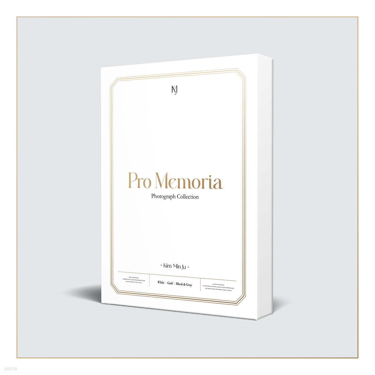 

Kim Min-ju - KIM MIN JU 1st Photobook Pro Memoria