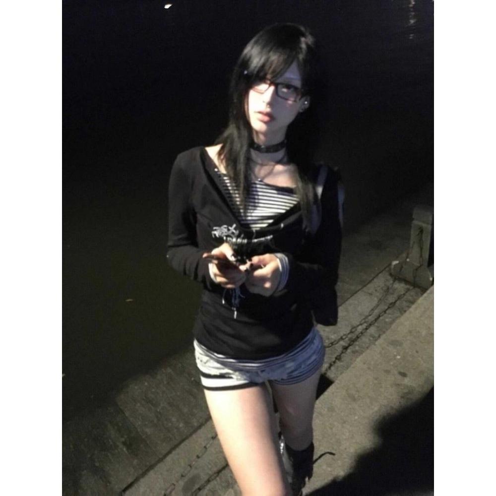 VAYLA Japanese Y2k Fake Two-piece Tops Trashy 2000s Tattoo Print T-shirt Grunge Aesthetics Patchwork T Shirts Gothic Vintage