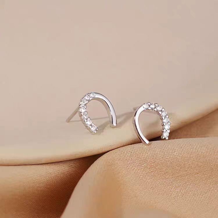 

Элегантные серьги-пусеты в форме подковы в виде буквы U с корейским цирконом – Простой, модный дизайн для женщин