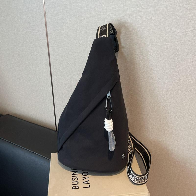 

Нагрудная сумка женская модная новая универсальная спортивная маленький рюкзак повседневная женская легкая на плечо мессенджер чёрный