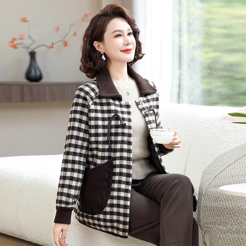 

Стильное клетчатое пальто 2024 года для женщин среднего возраста: Элегантная мода весна/осень 5XL (145-155 jin recommended)