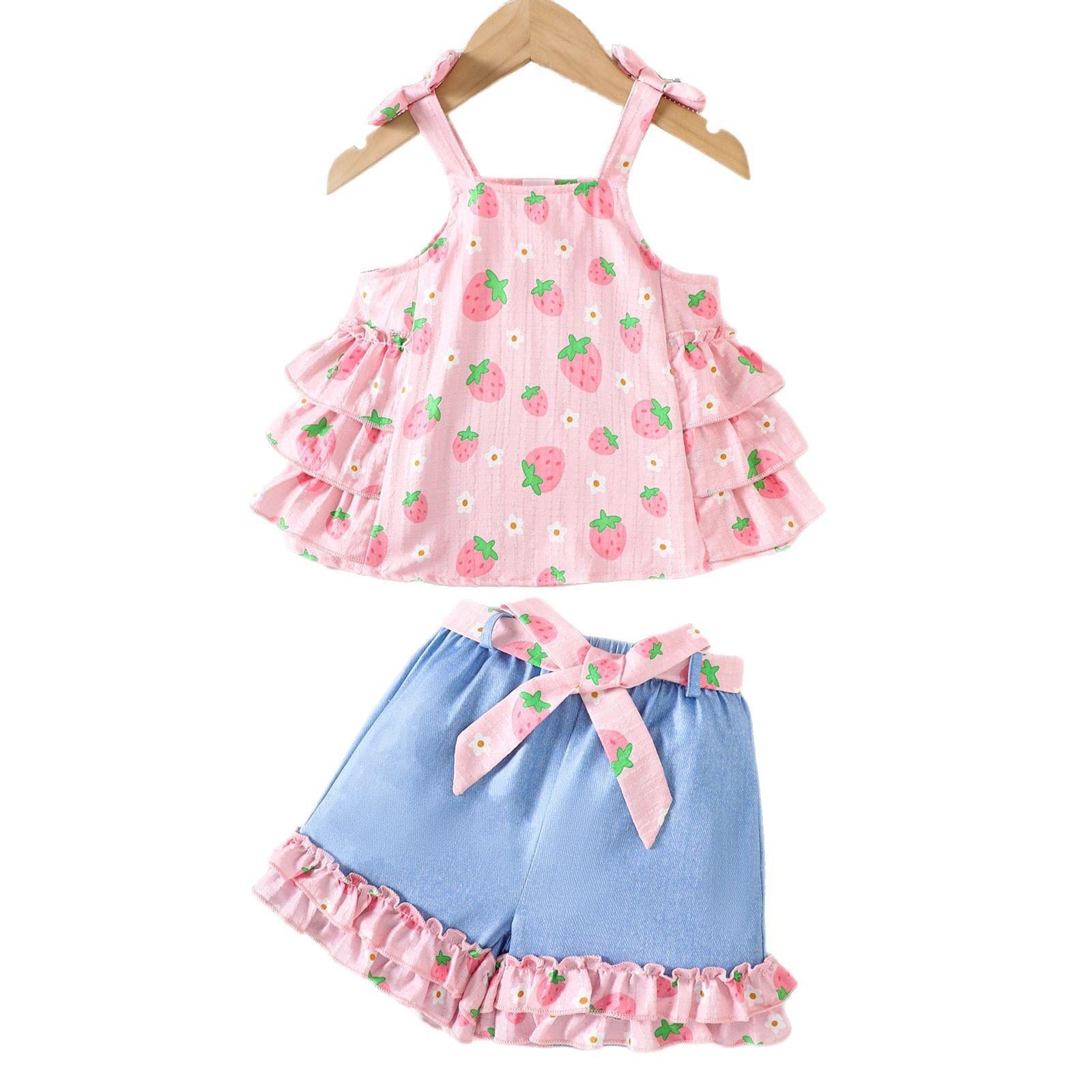 

Повседневный комплект для девочек, летний детский комплект из топа с принтом «Сладкая клубника» и шорт с кружевной имитацией денима 4-5Y розовый