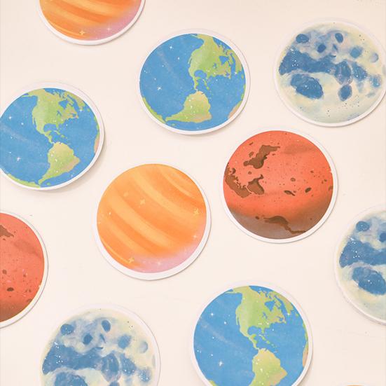 Planet-Themed Round Note Pads Creative Earth Moon Self-Adhesive Memo Pads for Students Practical Office School Supplies