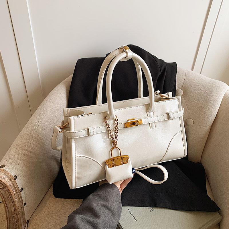 Large-capacity Bag Women's Autumn and Winter Versatile 2025 New Simple Shoulder Messenger Bag Portable Commuter Child and Mother Tote Bag