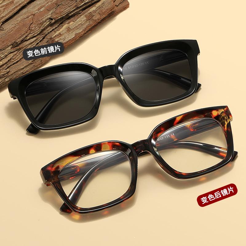 Men's Photochromic Anti-Blue Light Reading Glasses for Indoors and Outdoors - Spring Leg Design