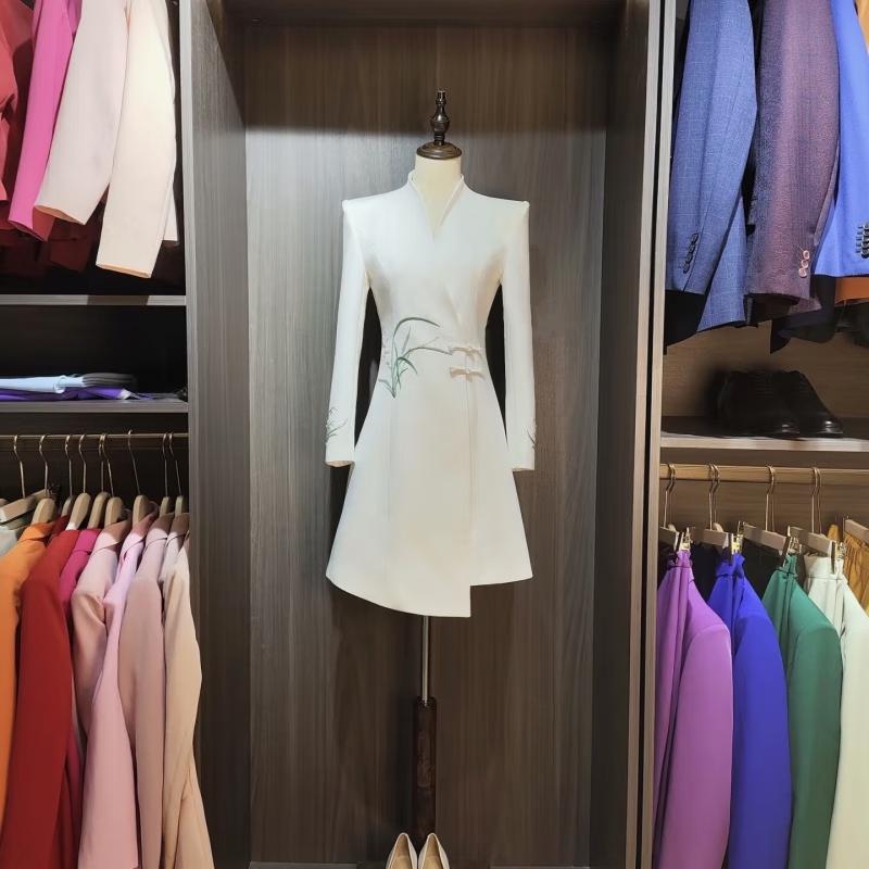 

Saviatiel New Chinese Embroidered Dress