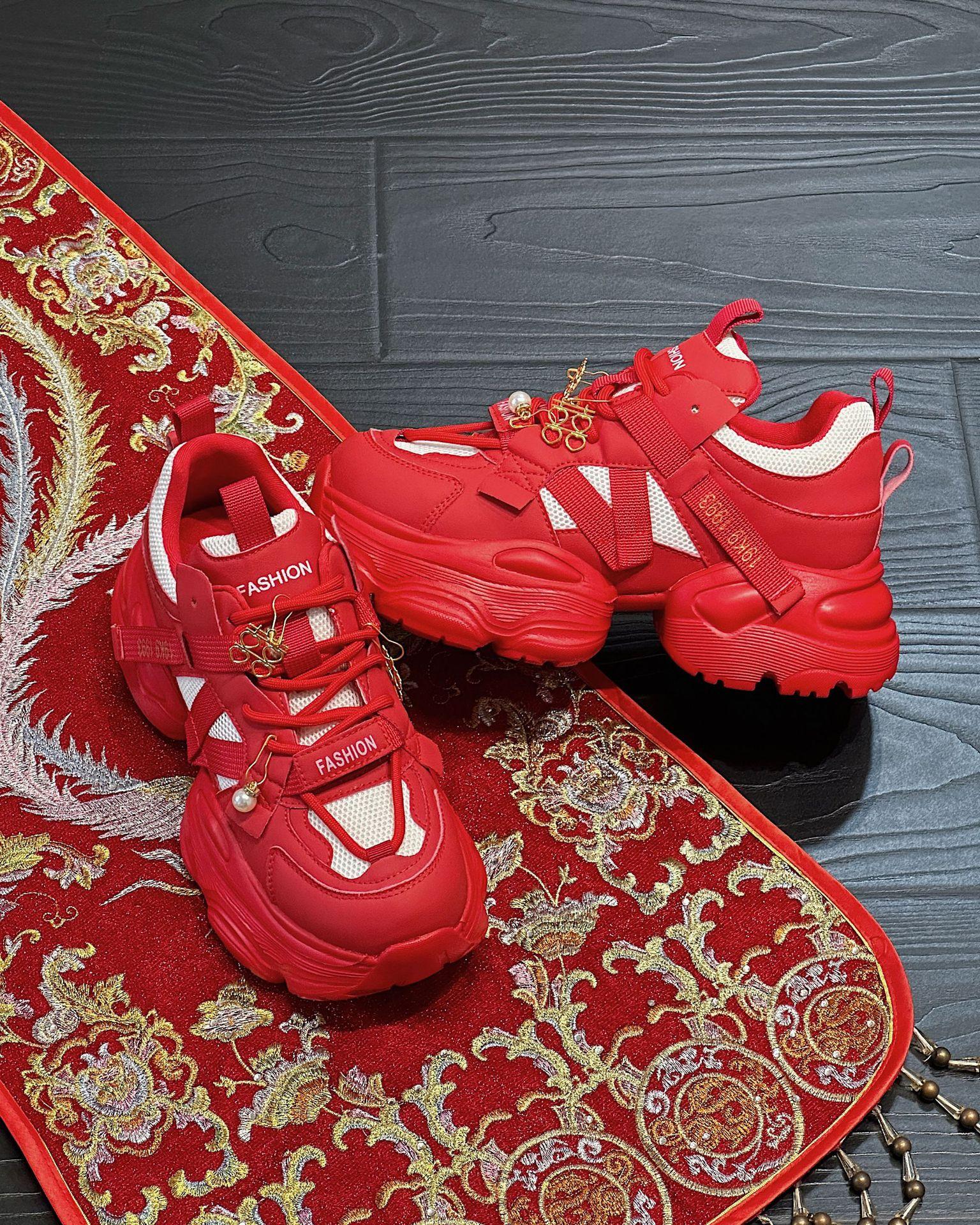 

Daddy shoes women s shoes ins tide 2025 small 5CM foam thick-soled red sports and leisure wedding shoes retro trendy brand 40