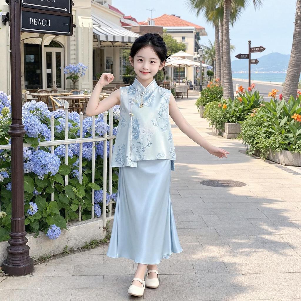 Chinese-Style Girls' Summer Two-Piece Outfit for Medium & Large Children - Retro, Stylish & Comfortable.