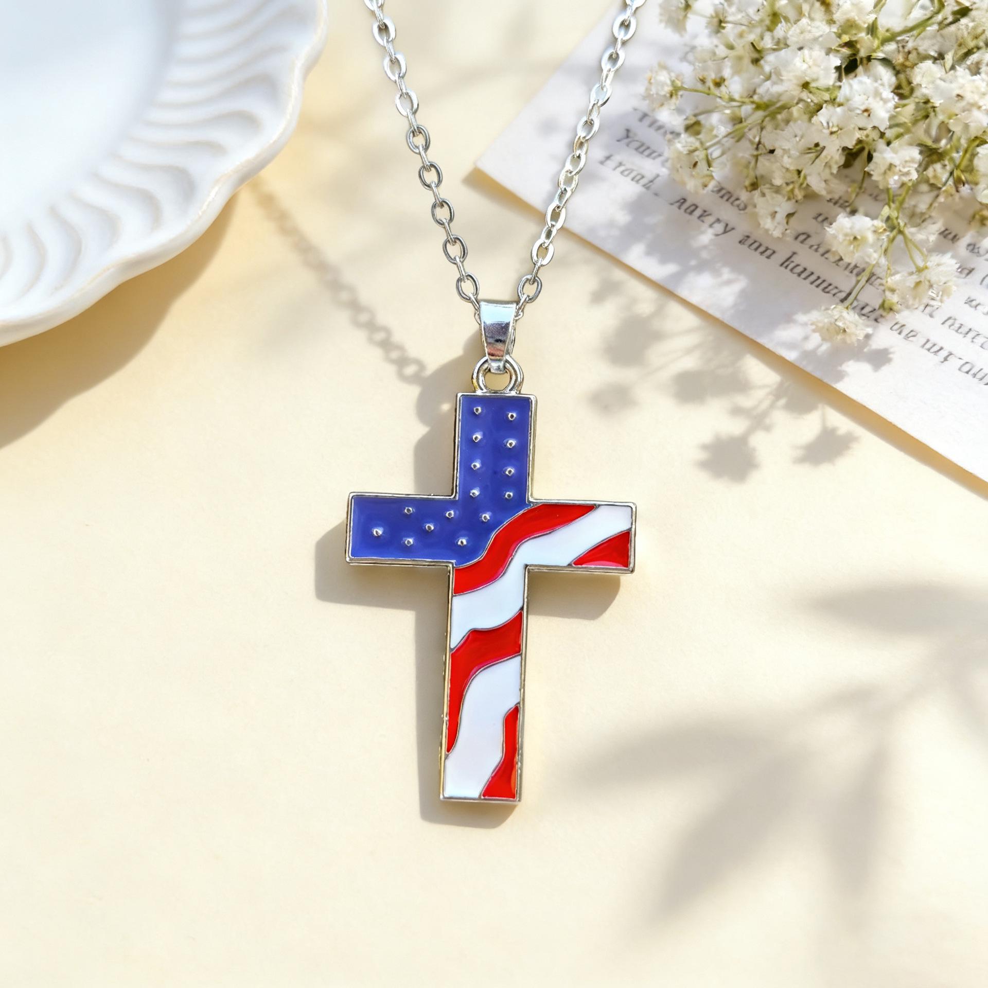 US Independence Day Rhinestone Flag Pendant Necklace - Red, White, Blue
